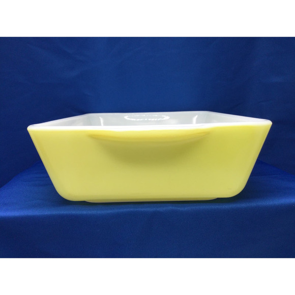 Vintage Pyrex 0503 Primary Yellow 1 1/2 Quart Dish no lid - Picture 2 of 8
